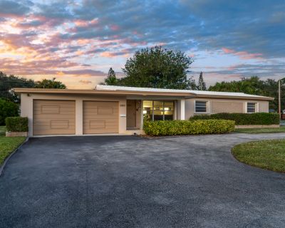 Homads House (Has a House). Room in the 4 Bedroom 3BA Pet-Friendly House For Rent in Pembroke...