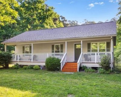3 Bedroom 2BA 1 ft Single Family Residence For Sale in Yorktown, VA