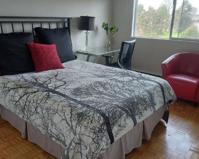 Share 2-bedroom in Victoria 2-5 evenings per week
