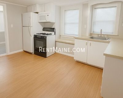 409 4th St. Apt.. Available Now - First Floor 2-Bedroom/1-Bathroom Apartment Old Town - Well-maintained 2-bedroom, 1-bath unit has just been repainted and is ready for a new long-term resident. - Dedicated off-street parking directly in front of the unit. - Newly refreshed paint and minor updates throughout. - Private entry, coin-op laundry provided on site. $1,300/month. Heat and Hot Water Inc...