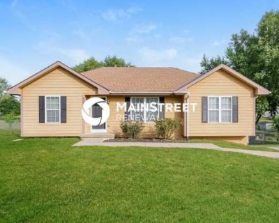 3 Bedroom 2BA 1248 ft Pet-Friendly Apartment For Rent in Kearney, MO