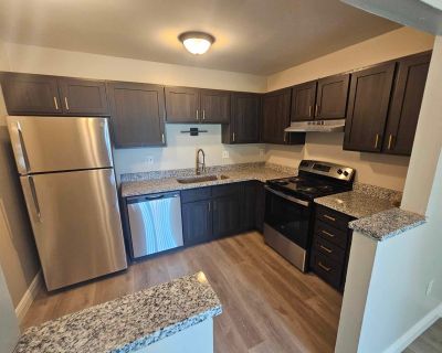 2 Bedroom 1BA 1001 ft Pet-Friendly Apartment For Rent in Dayton, OH