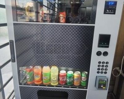 2000 Wittern FSI USI 3589 Snack and Drink Combo Vending Machine For Sale in Georgia!
