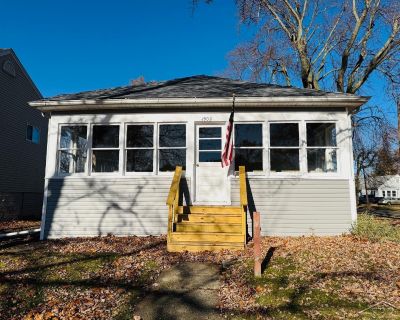 3 Bedroom 1BA 1004 ft Single Family House For Sale in Saginaw, MI