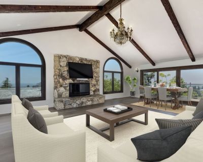 3 Bedroom 3BA 2562 ft Apartment For Rent in Beverly Hills, CA