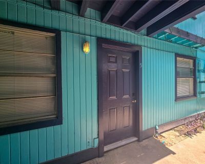 2 Bedroom 1BA 650 ft Apartment For Rent in Galveston, TX