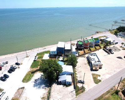 1 Bedroom 1BA 2326 ft Apartment For Rent in Bacliff, TX