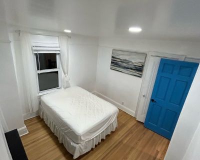 Total rooms: 2. Deposit: $1,100.00 * Utilities included?: Yes. Males preferred. Non-smoking. Not for couples. Age preference: 25 - 40. Furnishings: Unfurnished * Yard/patio: Yes * Disabled access: * Living room: No * Broadband included: Yes. Availability Available Now Minimum term 6 months Maximum term 12 months. Pass background check and income verification. 2500 to move in. Sublease must be s...