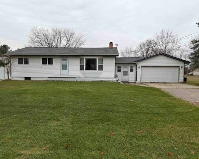 3 Bedroom 1BA 1356 ft Single Family House For Sale in Durand, MI