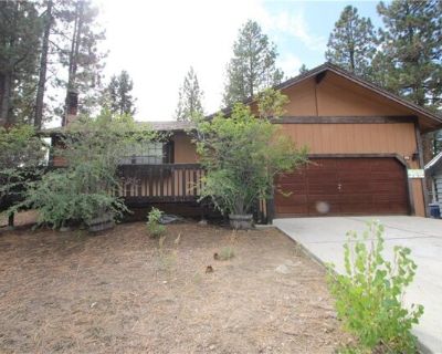 284 Santa Clara Blvd. 3 BR, 2 BA home with a two car attached garage nestled in a peaceful, tree-lined great neighborhood with breathtaking views of towering pines and easy access to everything shopping, dining, trails, and just a short drive to Summit and Bear! Furnishings negotiable. Pets negotiable. Available Now. Rent: $2200.00, SEC DEP: $2500.00, SQFT: 1274, Lot SQFT: 8314. Directions: Wes...