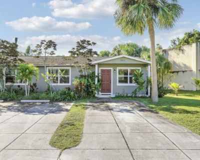 6264 Allen St. Ideally situated in the heart of central Jupiter, you'll find yourself just minutes from beaches, shopping and dining, and the vibrant Abacoa area. Experience the best of Jupiter living with year-round community events and a welcoming neighborhood atmosphere.. 2 Bedroom. 2 Bathroom. 900 ft