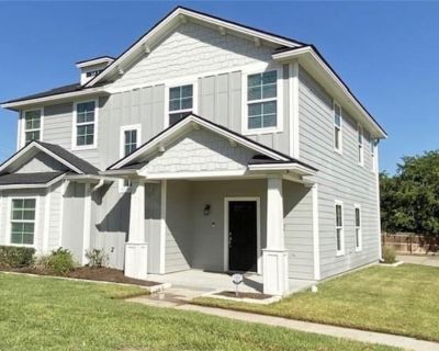 1637 Park Place. Property for Rent in College Station, TX for $825 with 5 bedrooms and 5 full baths, 1 half bath. This 2,224 square foot property was built in 2015 on a lot size of 0.176.. ***1 Room is available for rent for the 2026-2027 school year** The house is conveniently located close to TAMU campus, on the bus route, providing easy access to campus and other amenities. The proximity to ...