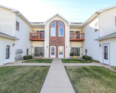 3 Bedroom 2BA 1547 ft Condominium For Sale in FORT ATKINSON, WI