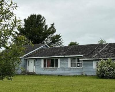 4 Bed 1.0 Bath Preforeclosure Property in Queensbury, NY 12804 - Martell Rd