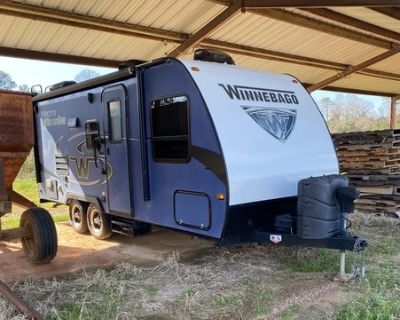 2017 Winnebago Micro Minnie 2106DS