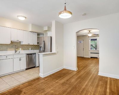 3 Bedroom 2BA 1342 ft Single-family home For Rent in Washington, DC