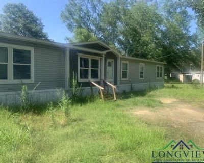 4 Bedroom 2BA 2128 ft Mobile Home For Sale in Kountze, TX