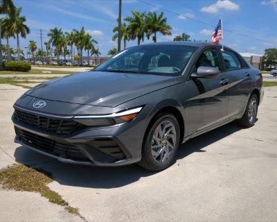 2024 Hyundai Elantra SEL 4DR Sedan