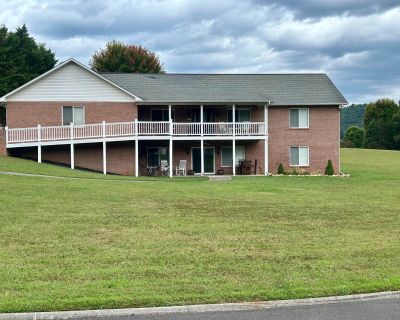 4 Bedroom 5BA 3631 ft Single Family House For Sale in Sevierville, TN