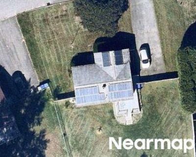 3 Bed 1.0 Bath Preforeclosure Property in Springfield, MA 01129 - Penncastle St