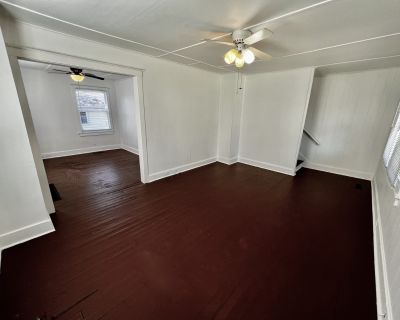 3 Bedroom 1BA 1000 ft Apartment For Rent in Old Hickory, TN