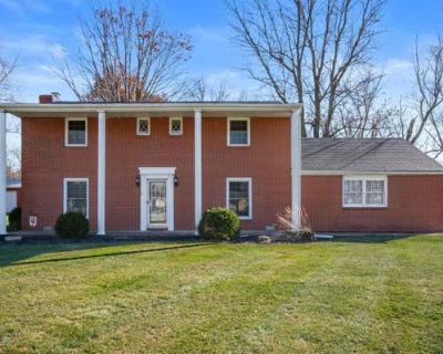 4 Bedroom 3BA 2352 ft Single Family Home For Sale in MUNCIE, IN