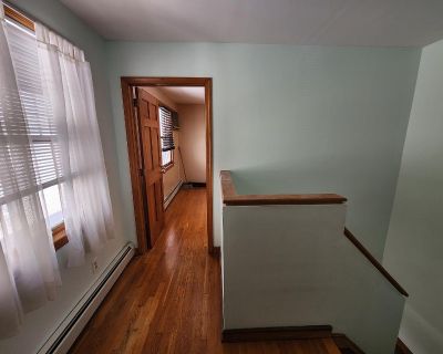 2 Bedroom 2BA 1000 ft Apartment For Rent in Flushing, NY