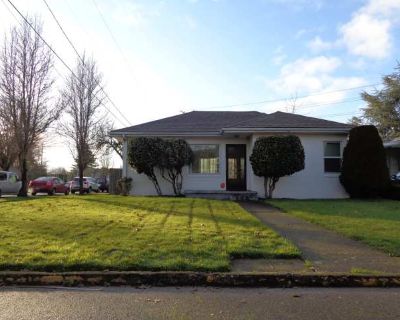 2 Bedroom 1BA 920 ft Apartment For Rent in Salem, OR