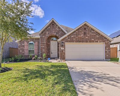 3033 Broadhaven Drive. Property for Rent in Texas City, TX for $2,750 with 3 bedrooms and 2 full baths. This 2,006 square foot property was built in 2017 on a lot size of 0.146.. This home comes completely furnished and move-in ready just bring your suitcase and settle in! Step inside to an inviting, open-concept layout with modern d cor, cozy furniture, and plenty of natural light. The spaciou...