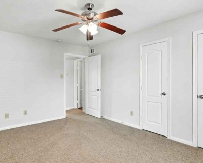 2 Bed 2 Bath - F (Has an Apartment). Room in the 1 Bedroom 1BA Apartment For Rent