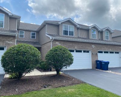 3 Bedroom 2BA 2034 ft Townhouse For Sale in Worth, IL