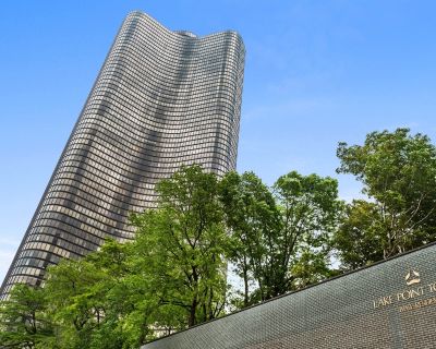 1 Bedroom 1BA 1100 ft Condo For Sale in Chicago, IL