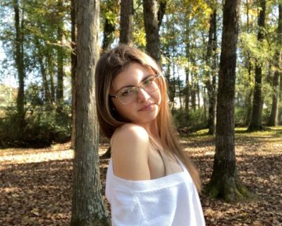 Hiii Im just looking for a place to call my wont I for the most part am at school or working and other then that I live a pretty chill life.