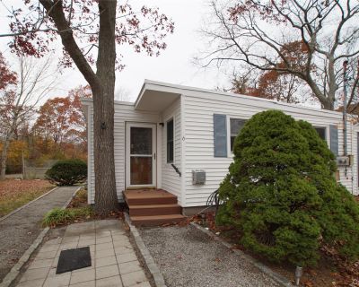 1 Bedroom 1BA 500 ft CO-OP For Sale in Hampton Bays, NY