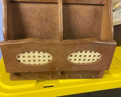 Gently used. Fair Chance Policy: I ll wait before choosing a recipient to give more people a chance to reply. Check out the pictures at: