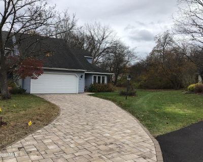 3 Bedroom 2BA 1873 ft Townhouse For Sale in Schenectady, NY