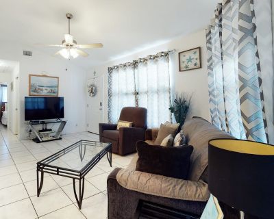 2 Bedroom 2BA Pet-Friendly House Vacation Rental in Long Island Village 831 Oyster, Port Isabel, TX