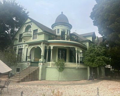 1 Bedroom 1BA Condo For Rent in Alameda, CA