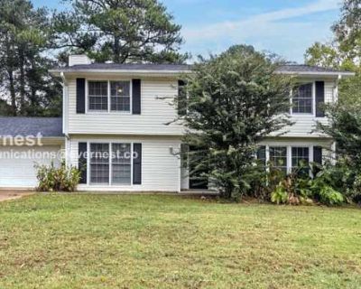 6 Bedroom 2.5BA 3100 ft Pet-Friendly Apartment For Rent in Huntsville, AL