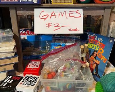 Multi family-Old games, vintage clothes, electronics