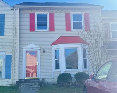 3 Bedroom 2BA 1614 ft Apartment For Rent in Virginia Beach, VA