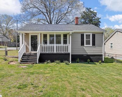 3 Bedroom 1BA 1000 ft Single Family House For Sale in Spartanburg, SC