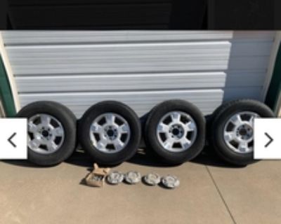 4 P235/75/R17 Hankook tires/rims/caps/lug nuts - 17 inch