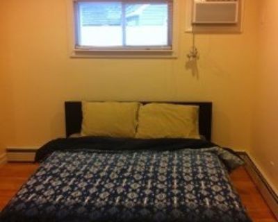 Minimum stay: 18 months. Deposit: 400. Bills included. Age preference: 18 - 70. Available for students. 1 bedroom apartment/flat in 66 East St A beautiful updated apartment available with Butcher block kitchen counters. A cozy living room, perfect for a couple or 2 friends.. The room is fully furnished with a comfy cozy queen size bed and ample of closet space. Bathroom is full updated with ita...