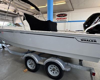 2023 Boston Whaler 190 Montauk
