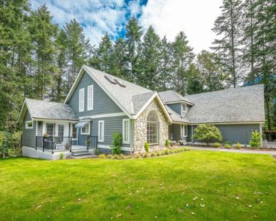 Beautiful Deep Cove Property!