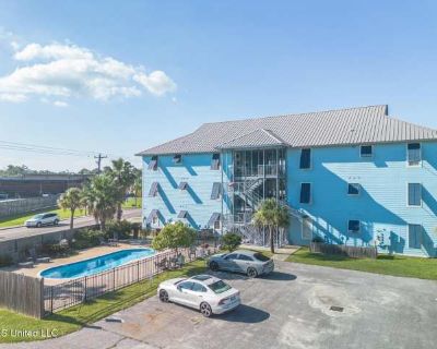 2 Bedroom 2BA 1000 ft Furnished Apartment For Rent in Bay St. Louis, MS