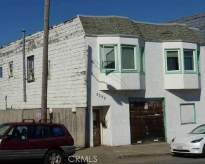 4 Bedroom 1BA 1800 ft Single Family Home For Sale in Daly City, CA