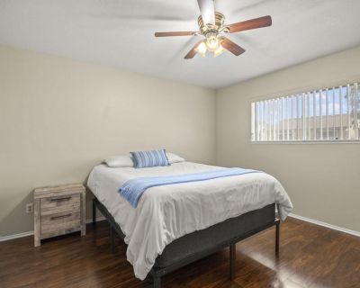 $1,250 per month room to rent in Moorpark