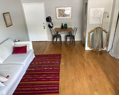 1 Bedroom 1.0 BA 390 ft Furnished Apartment for Rent in Silverlake, California
